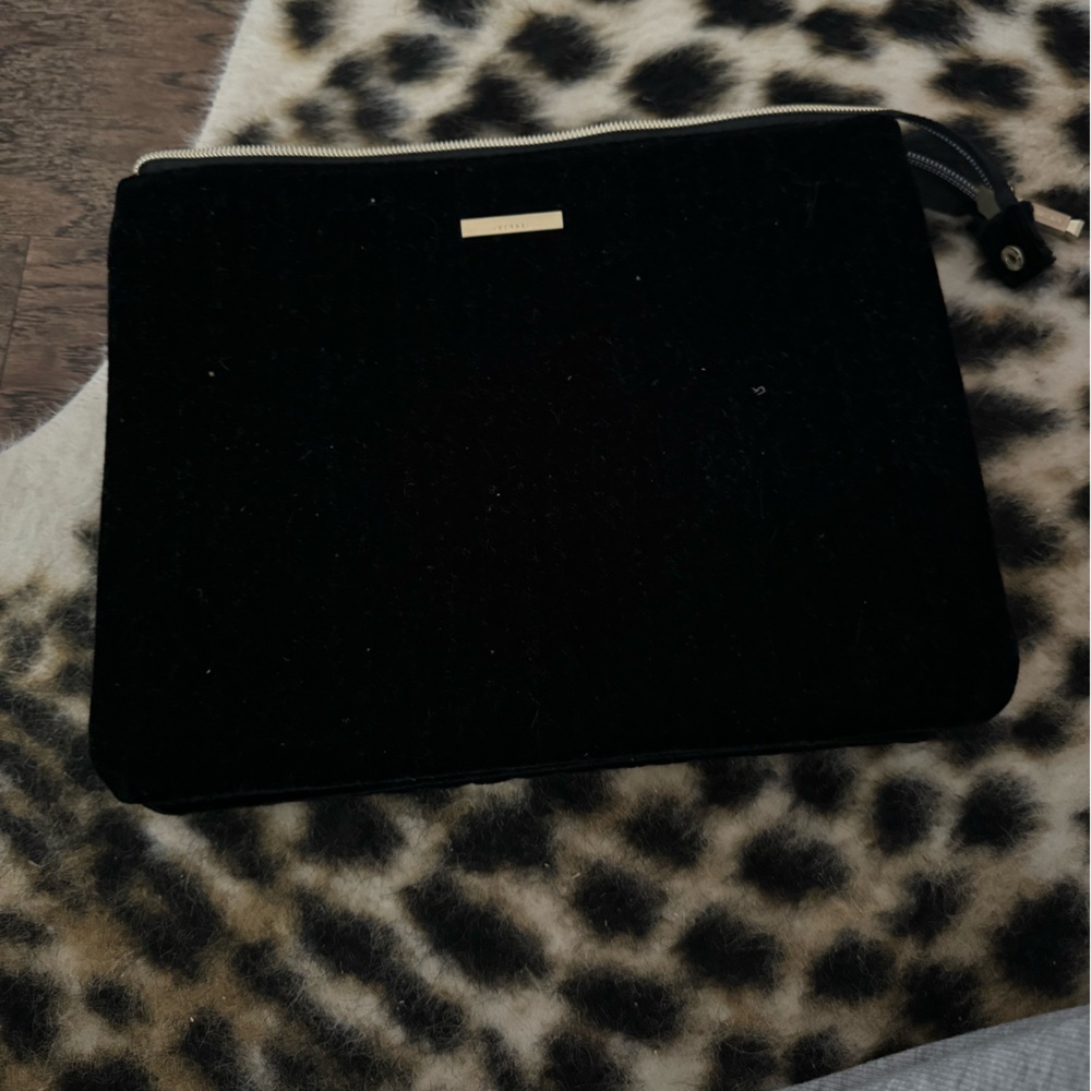 Kestrel makeup bag